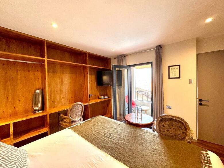 Hotel Montes Central