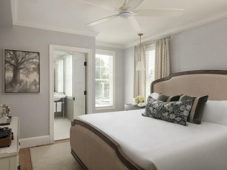 1313 West Luxury Boutique Hotel