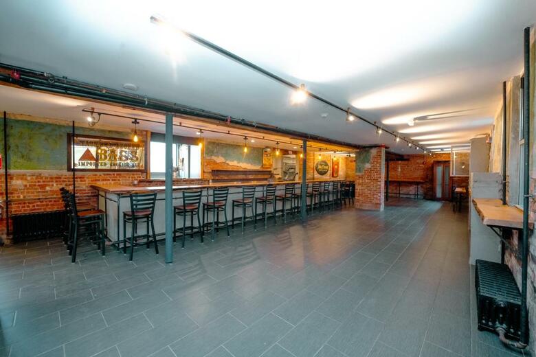 Hampton Bays Hotel On Main