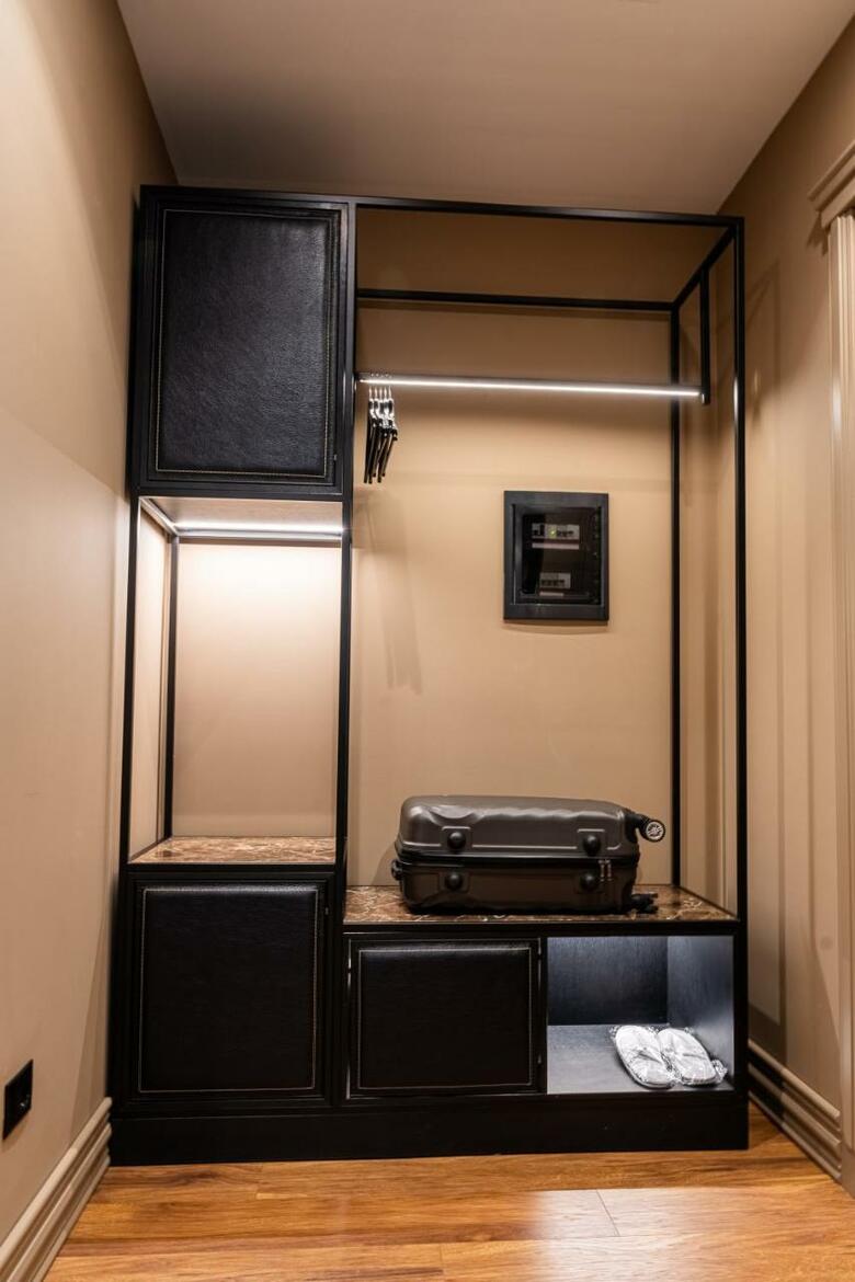 Art Gallery Boutique Hotel