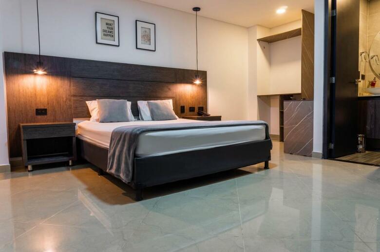 Hotel California Center Med