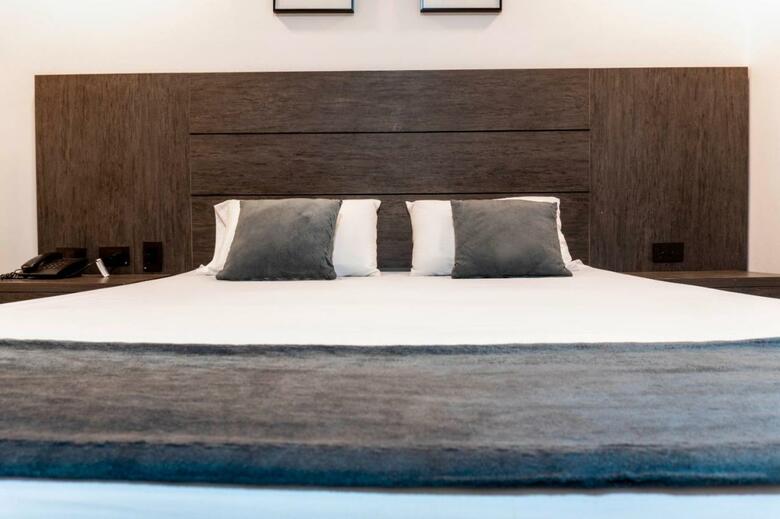 Hotel California Center Med