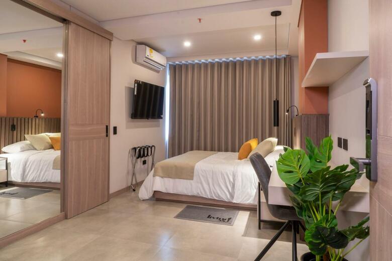 Hotel Living 35 Suites