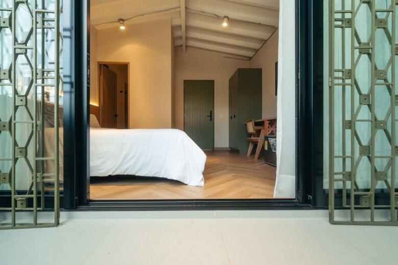 Hotel Roomzz Laureles