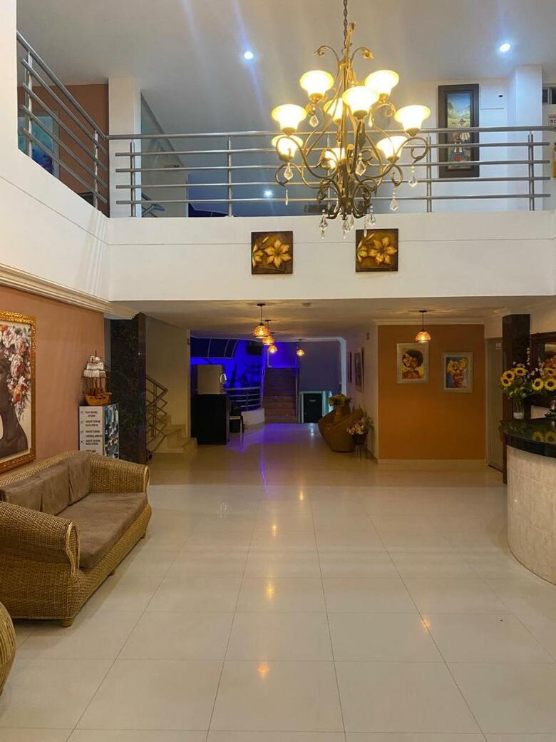 Hotel Olas Marinas Inn