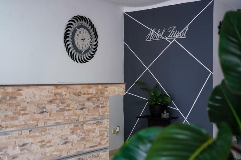 Hotel Jiisot Camarones Inn