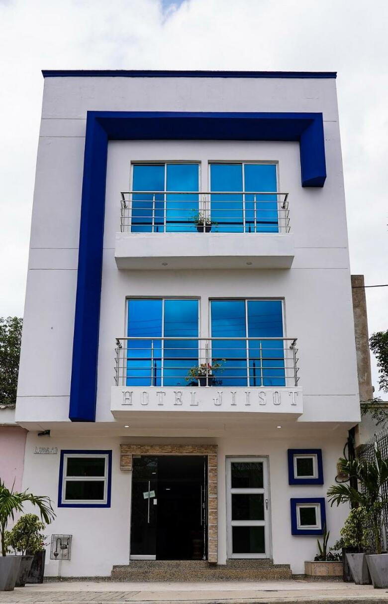 Hotel Jiisot Camarones Inn