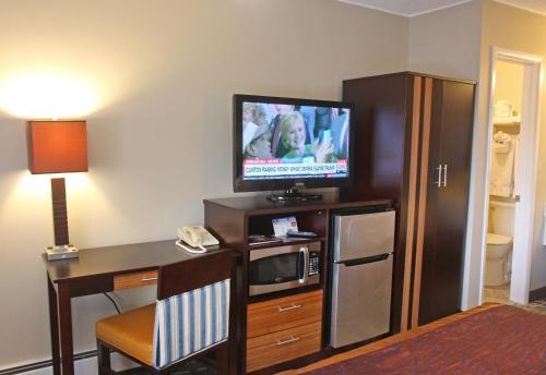 Hotel Gateway Inn And Suites