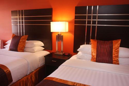 Hotel Gateway Inn And Suites