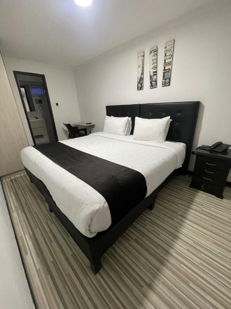 Hotel Ambar King