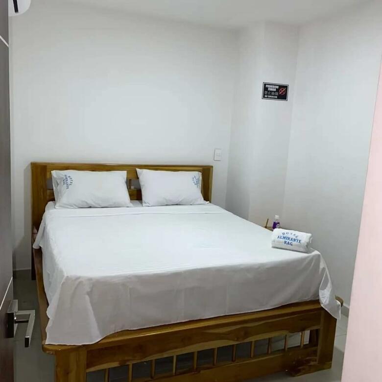 Hotel Almirante Rag