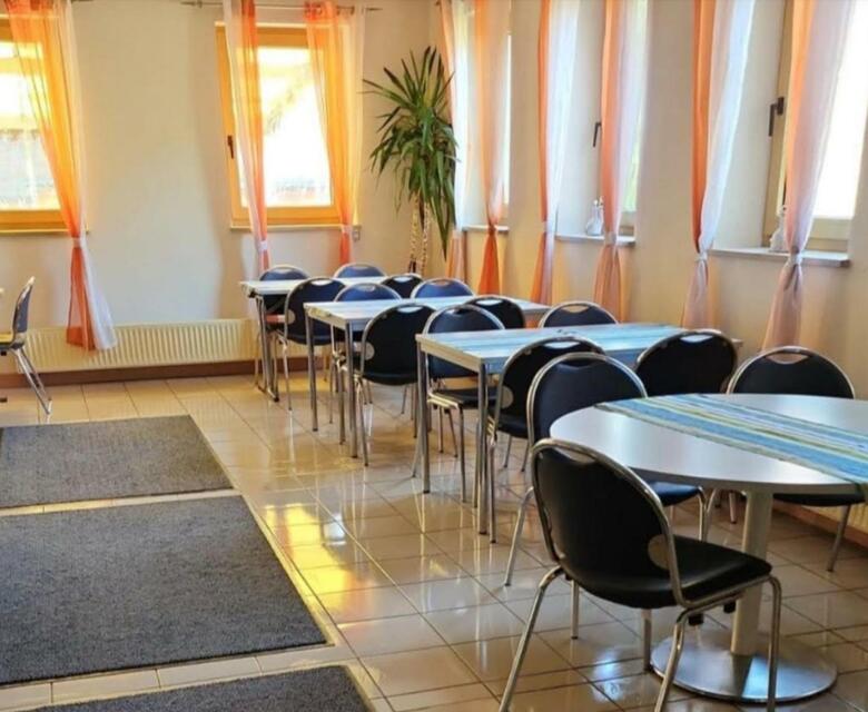 Hostal Hotel Neue Krone - Markt Erlbach