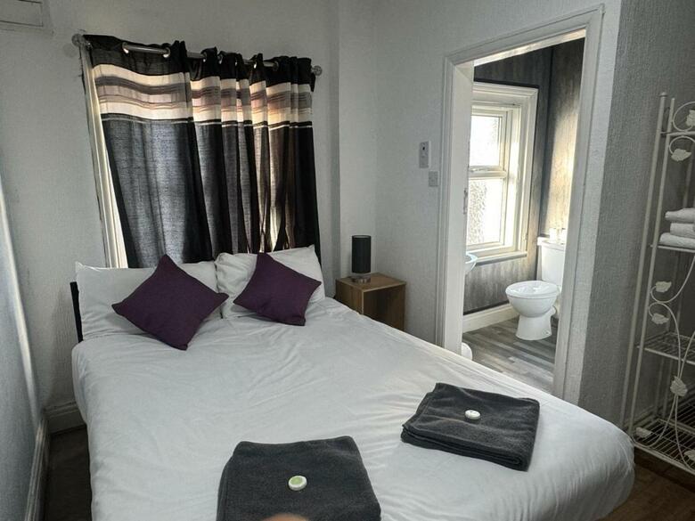 Hostal Burlington West Hotel