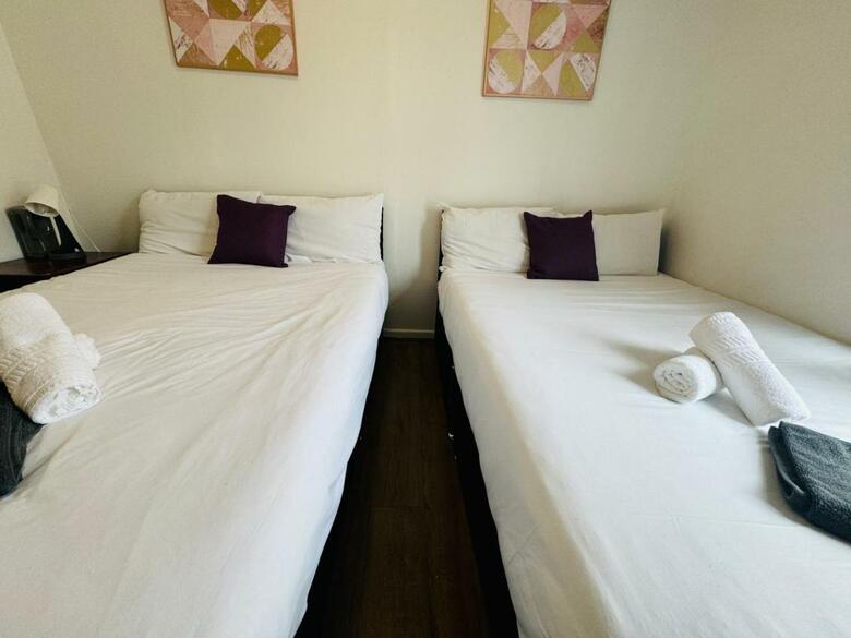 Hostal Burlington West Hotel
