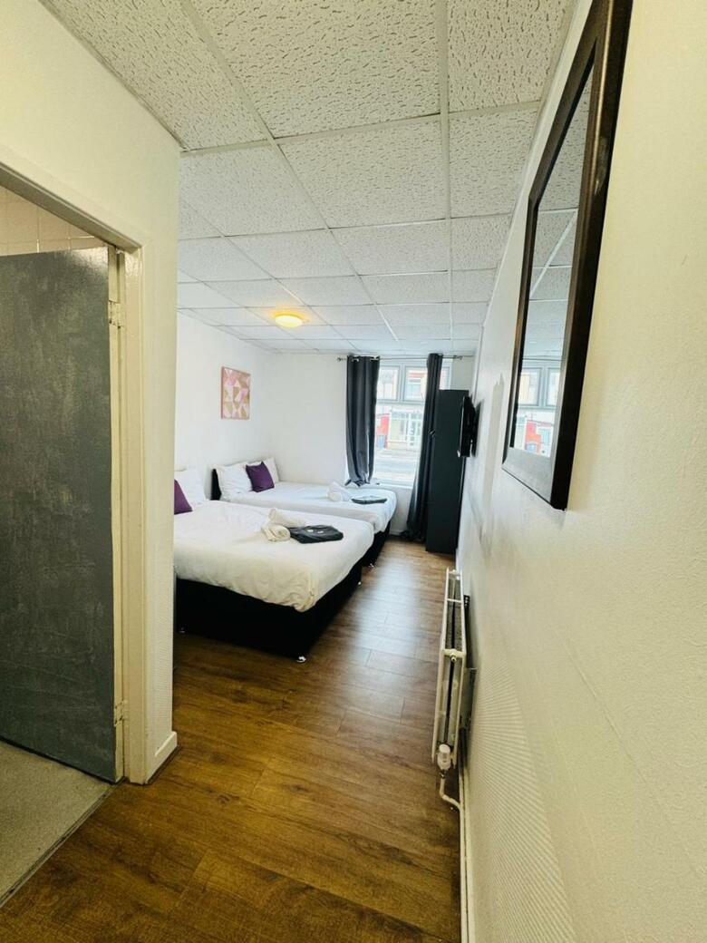 Hostal Burlington West Hotel
