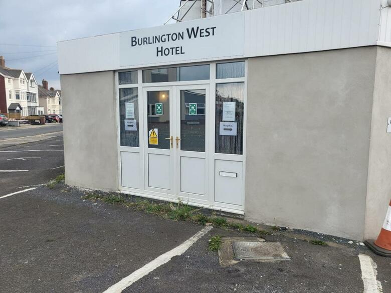 Hostal Burlington West Hotel