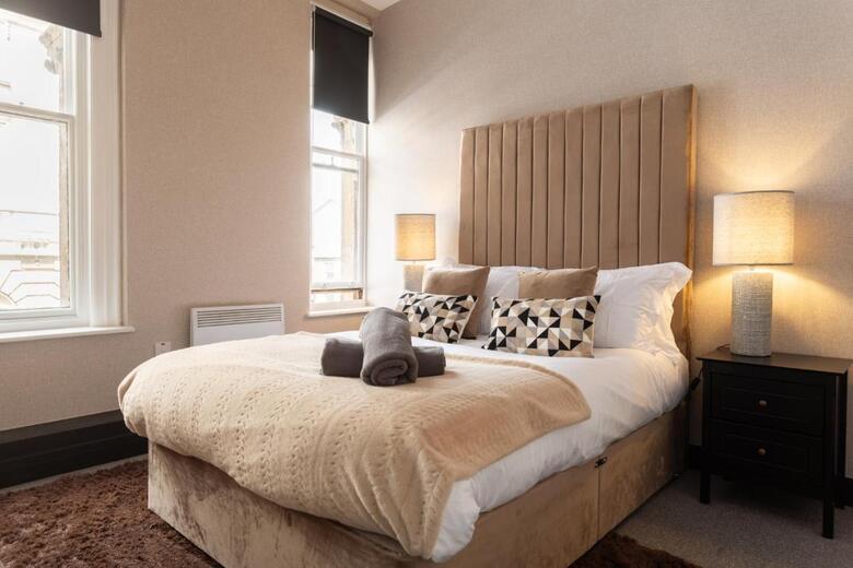 Crown Street Aparthotel