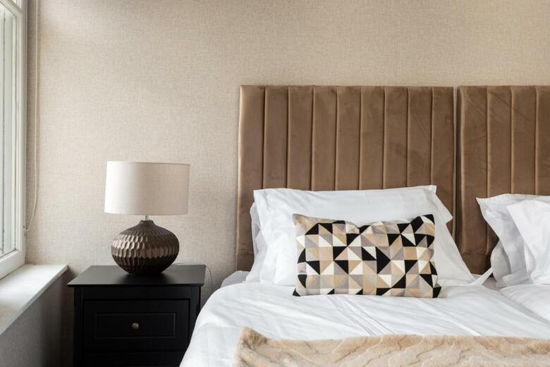 Crown Street Aparthotel