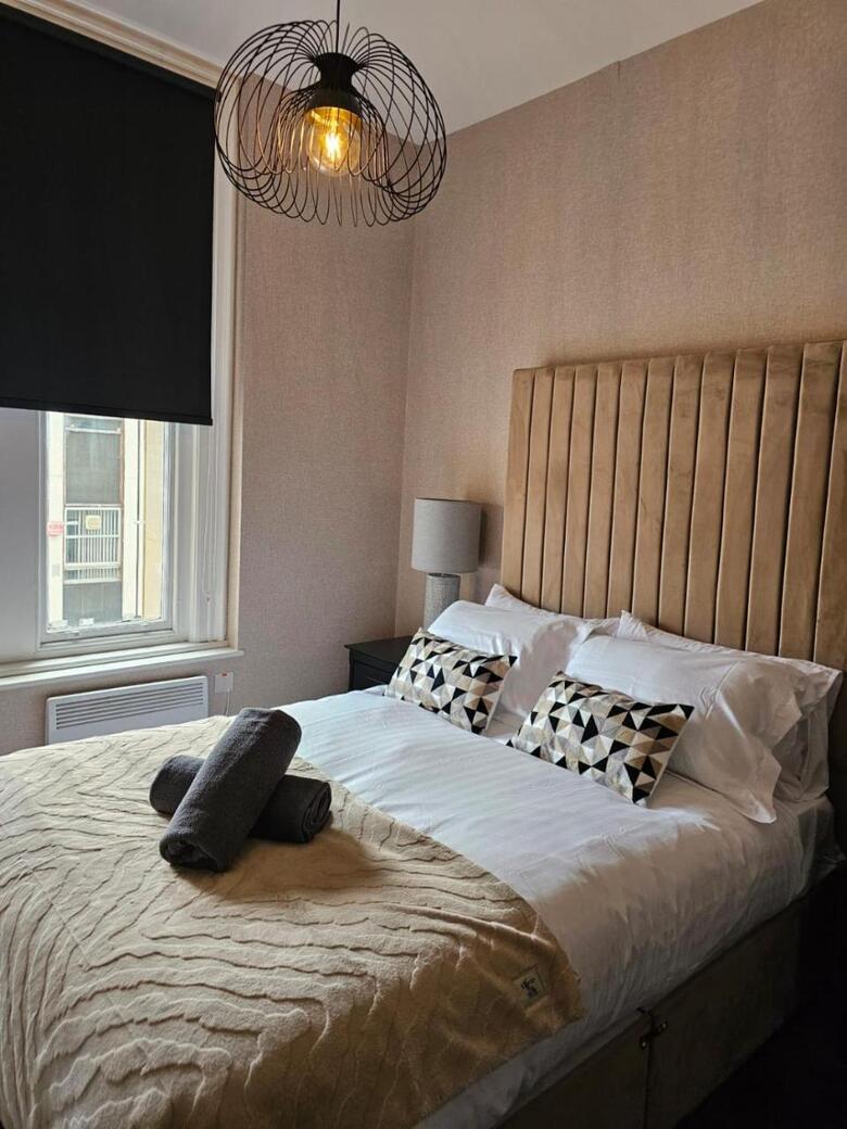 Crown Street Aparthotel