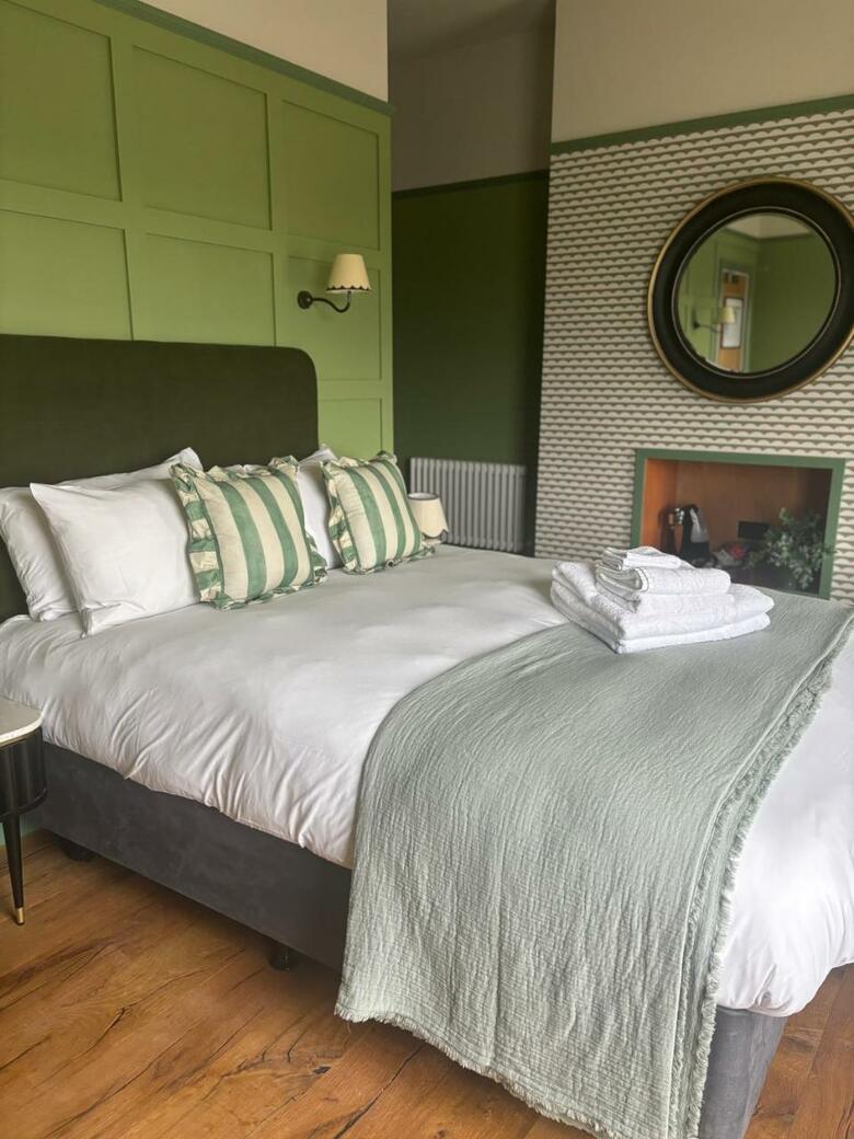 The London & Paris Hotel