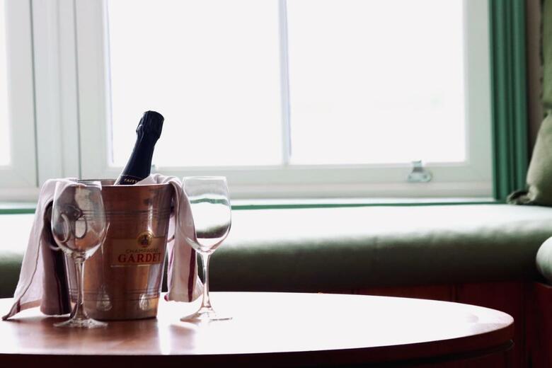 The London & Paris Hotel