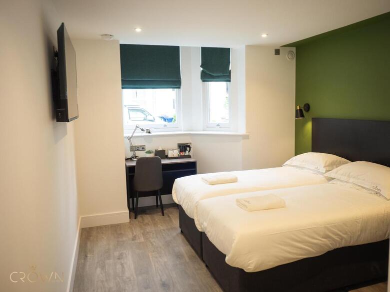 Crown Hotel