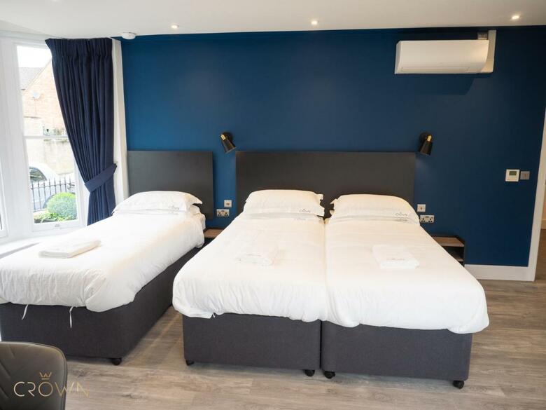 Crown Hotel