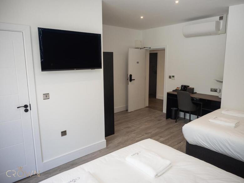 Crown Hotel