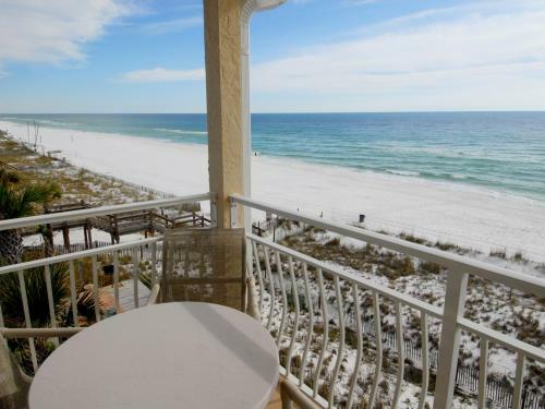 Aparthotel Crystal Sands Condominiums By Wyndham Vacation Rentals