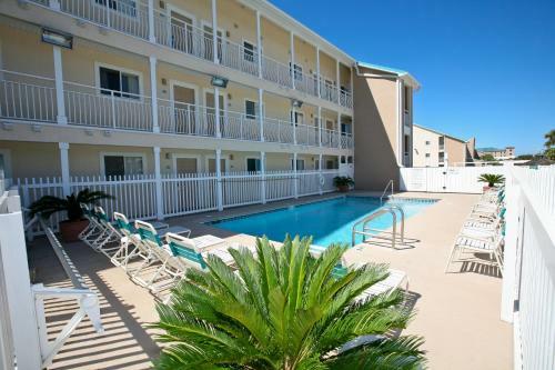 Aparthotel Crystal Sands Condominiums By Wyndham Vacation Rentals