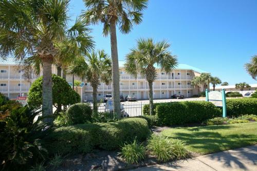 Aparthotel Crystal Sands Condominiums By Wyndham Vacation Rentals