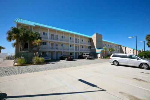 Aparthotel Crystal Sands Condominiums By Wyndham Vacation Rentals