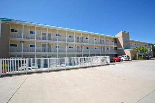 Aparthotel Crystal Sands Condominiums By Wyndham Vacation Rentals