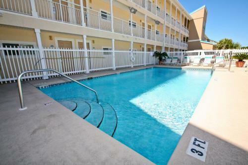Aparthotel Crystal Sands Condominiums By Wyndham Vacation Rentals