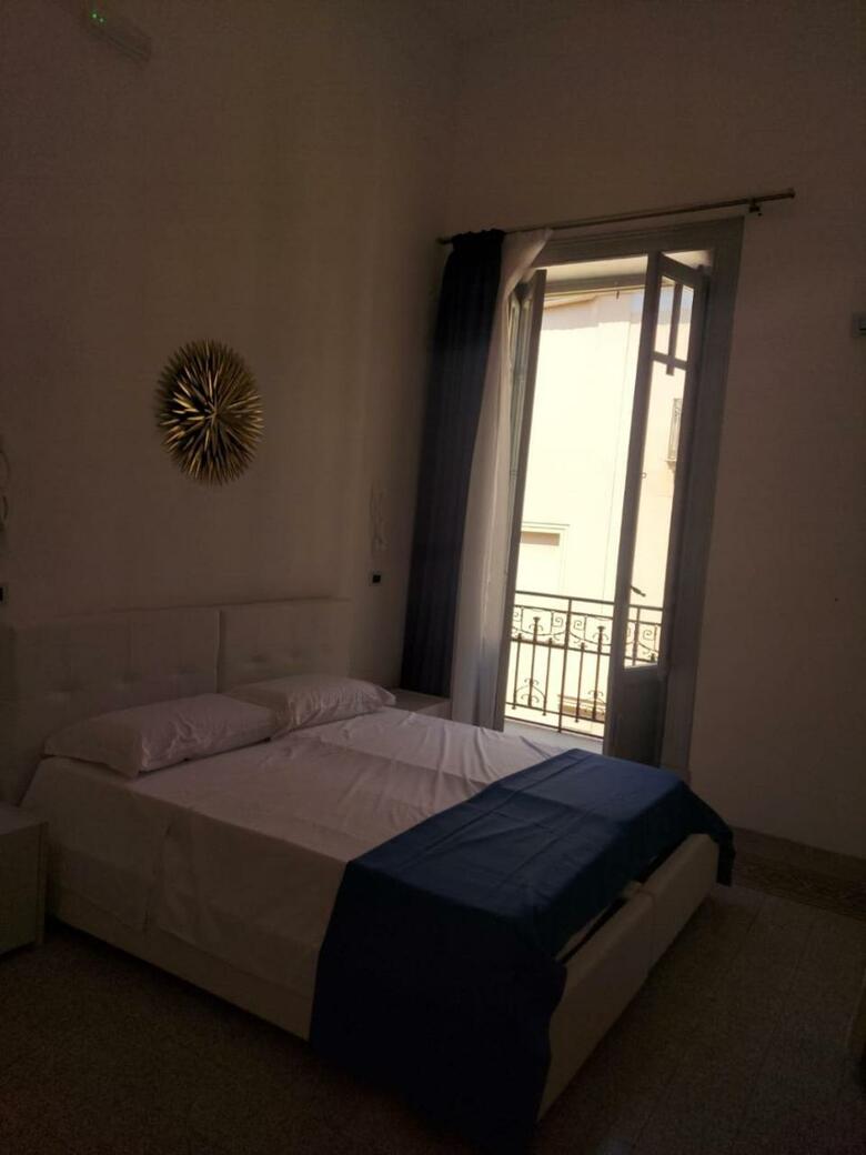 Hostal Guest House Lamphotel Militello