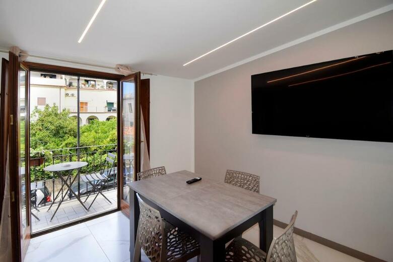 Hostal Belm� Aparthotel And Rooms