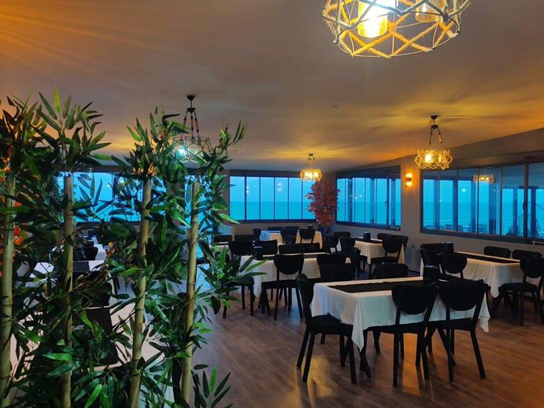 The Elysian Resort Hotel & Restaurant - Bar