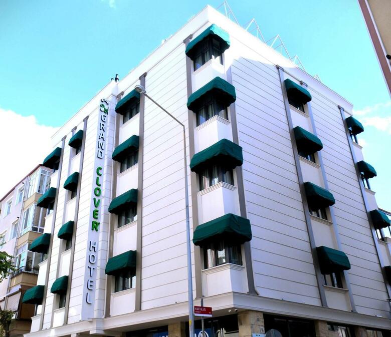Grand Clover Hotel