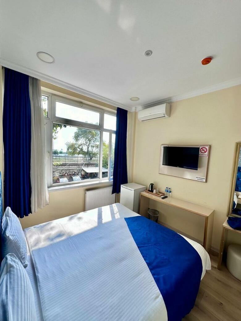 Grand Ararat Hotel