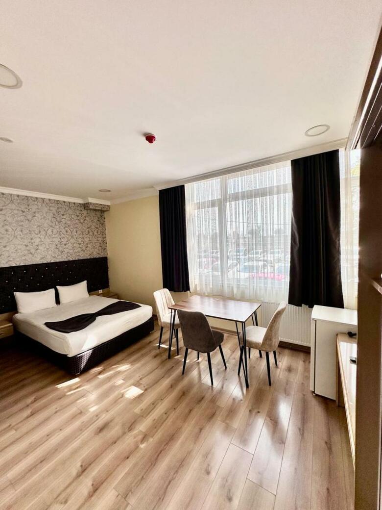Grand Ararat Hotel