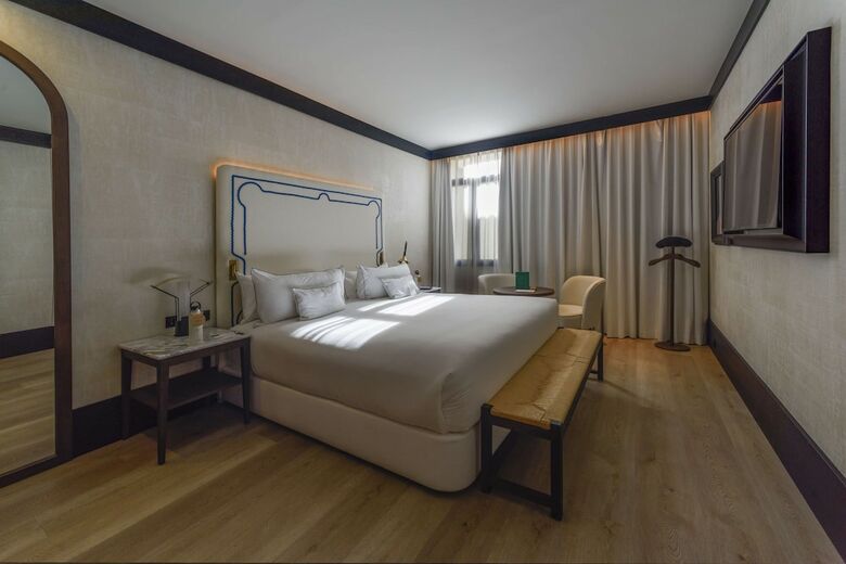 Hotel Montera Madrid, Curio Collection By Hilton