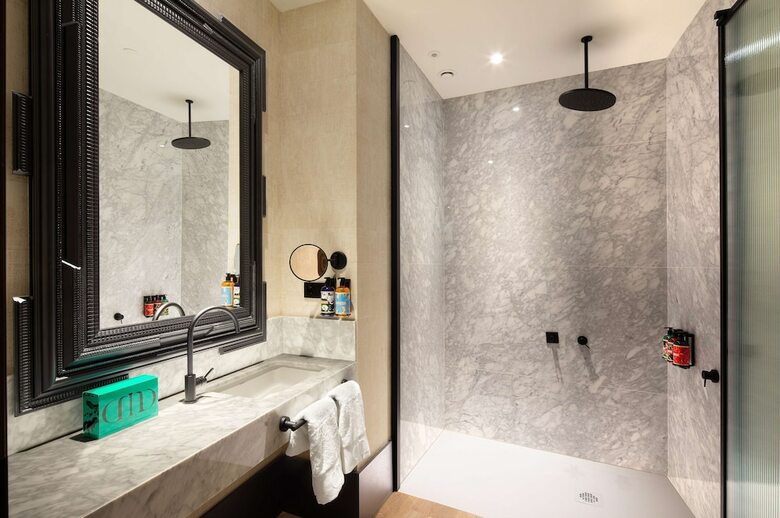 Hotel Montera Madrid, Curio Collection By Hilton