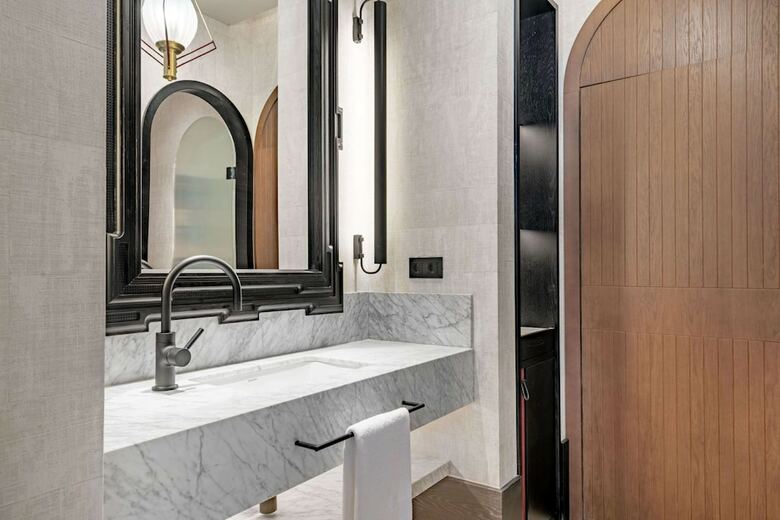 Hotel Montera Madrid, Curio Collection By Hilton