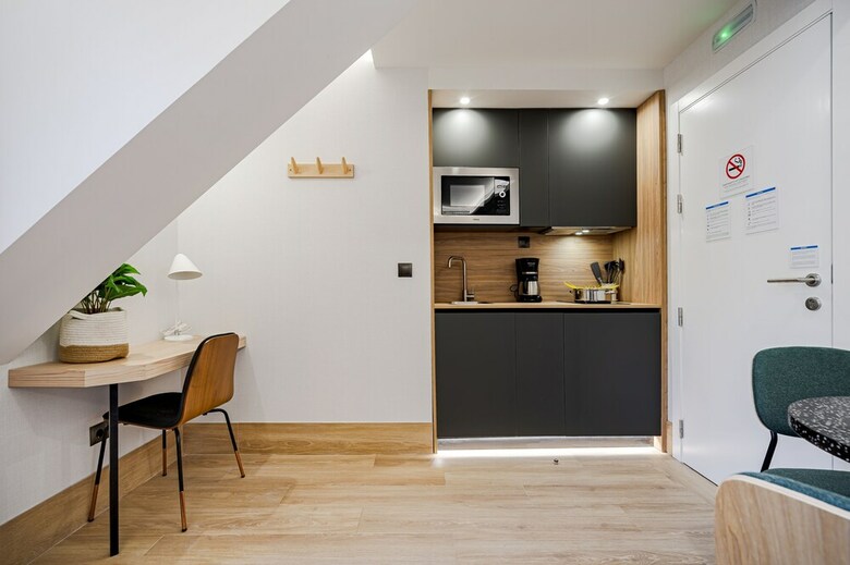 Aparthotel Feelathome Ventas Suites