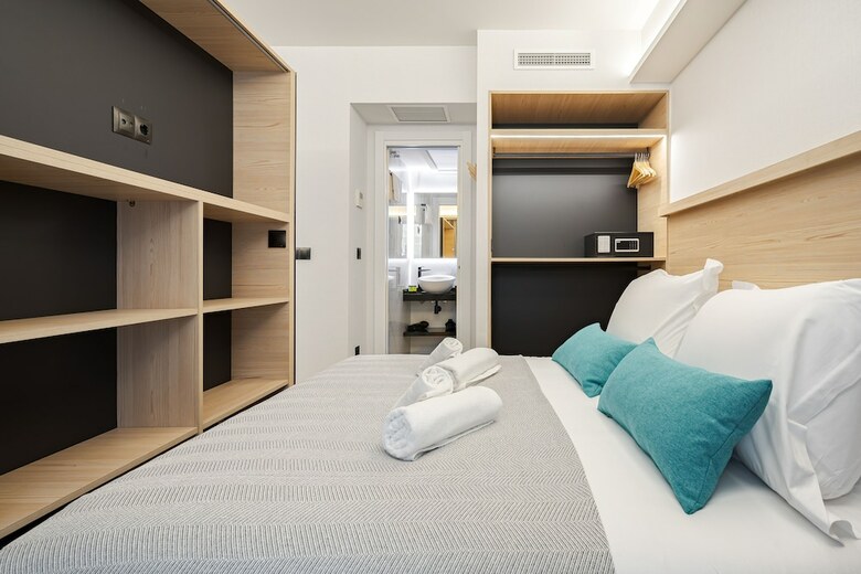Aparthotel Feelathome Ventas Suites
