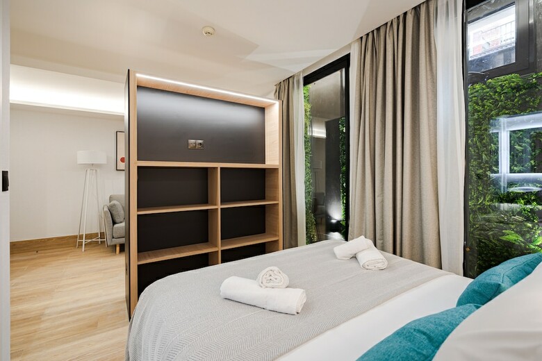 Aparthotel Feelathome Ventas Suites