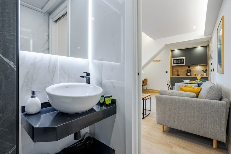 Aparthotel Feelathome Ventas Suites