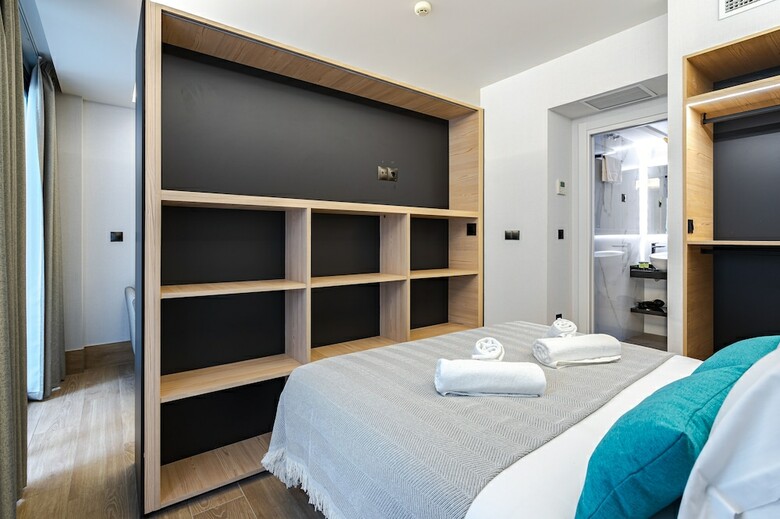 Aparthotel Feelathome Ventas Suites