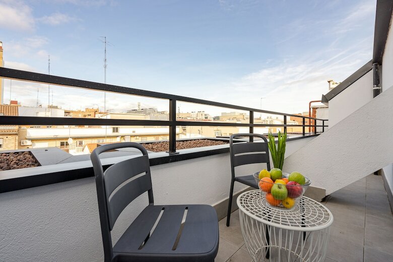 Aparthotel Feelathome Ventas Suites