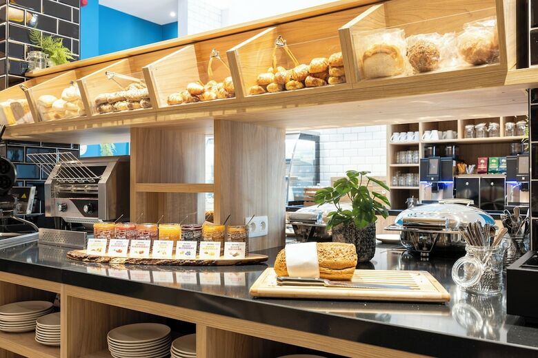 Hotel Holiday Inn Express Antwerp City Centre By Ihg